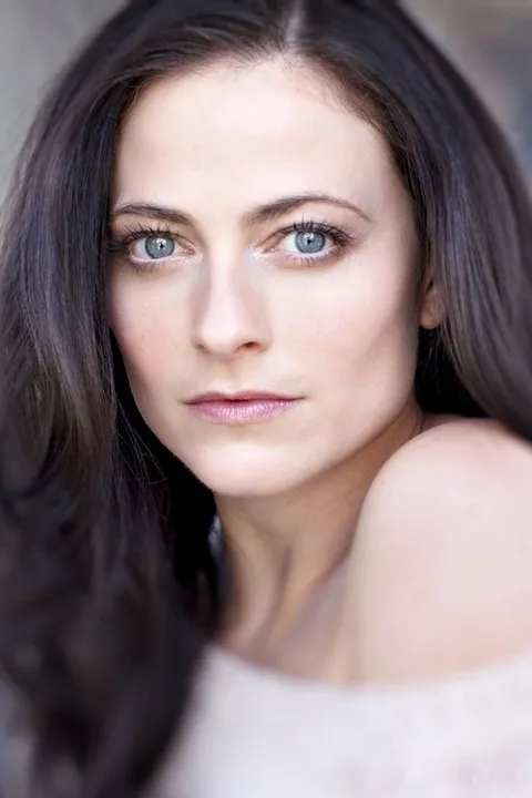 Lara Pulver – fotografia