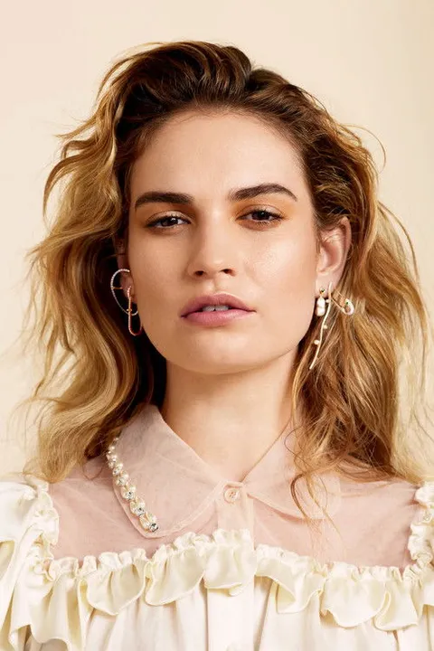 Lily James – fotografia