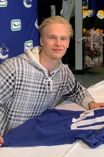 Elias Pettersson